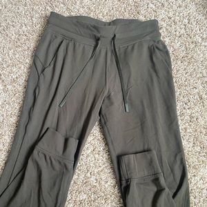Lulu lemon joggers